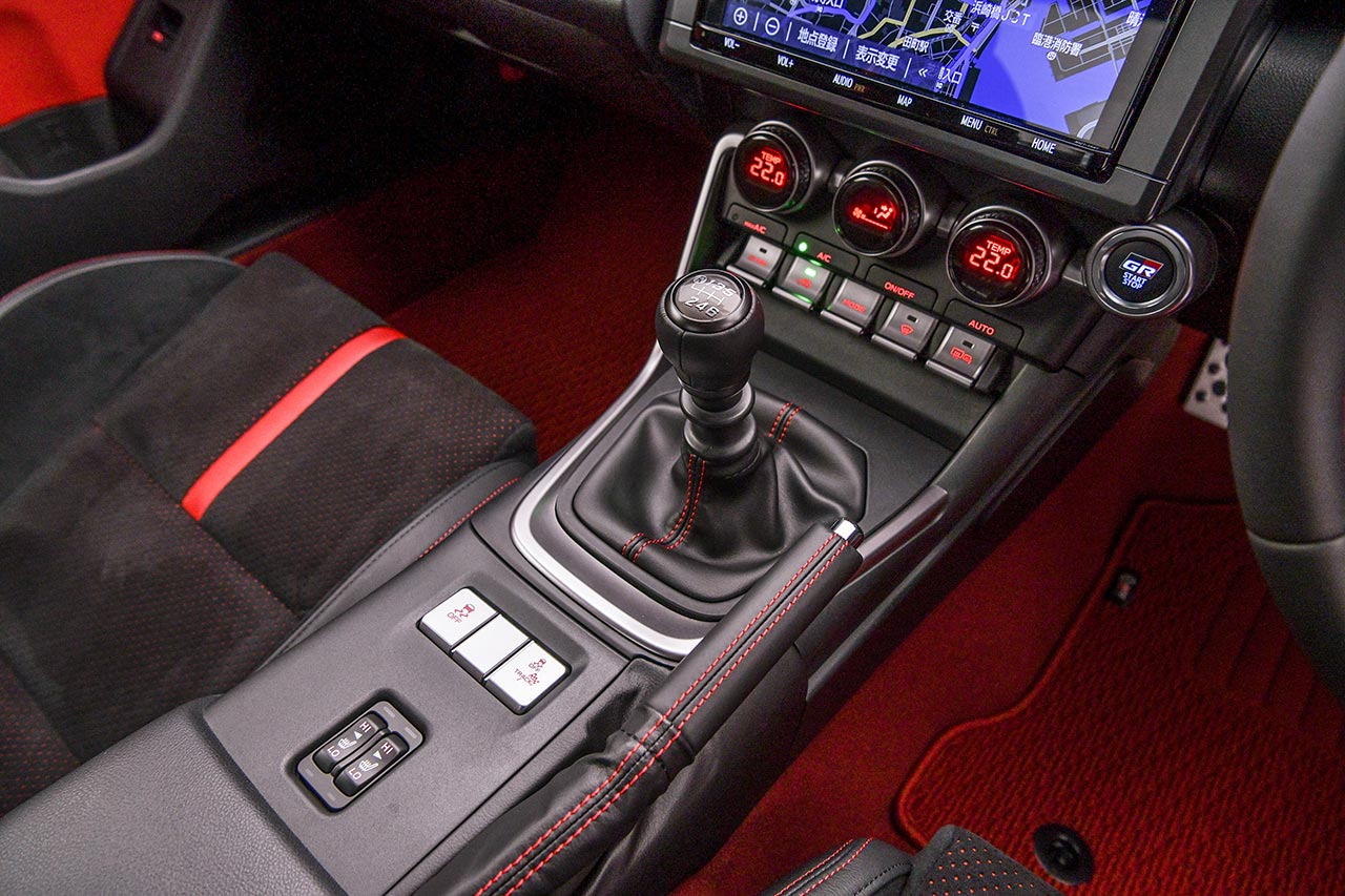 新型GR 86のシフトノブ