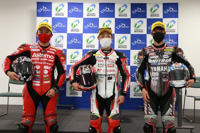 表彰台を獲得した1位の高橋裕紀、2位の渡辺一馬、3位の岡本裕生／2021年全日本ロード第1戦もてぎ ST1000