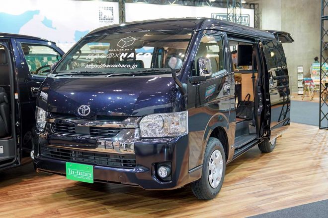 シェルフユニットを組み合わせることで、ハイエースの内装を気軽にカスタマイズできる『HACO×HACO』。収納棚や机、シンクも用意されるなどラインアップも充実している。
