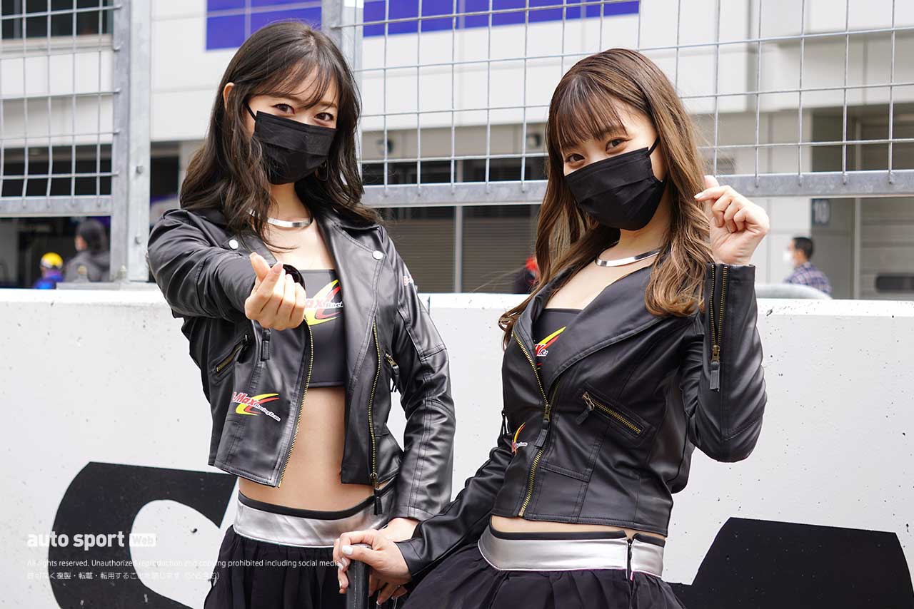 B-Max GloryGirlsの林紗久羅さんと桃原美奈さん