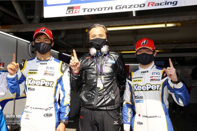 2021スーパーGT第1戦岡山　ポールポジション獲得を喜ぶ平川亮、山田淳監督、阪口晴南（KeePer TOM’S GR Supra）