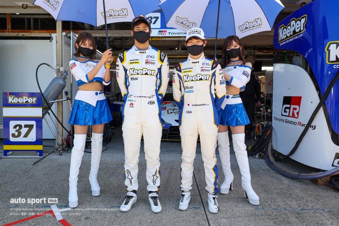 12Bピット 37　TGR TEAM KeePer TOM’S 平川亮／阪口晴南 レーシングスーツ：アルパインスターズ（平川）　グループエム（阪口）