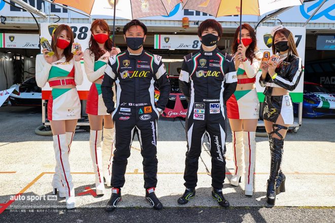 13Bピット 87　JLOC 松浦孝亮／坂口夏月 レーシングスーツ：アルパインスターズ（松浦）　ARD（坂口）