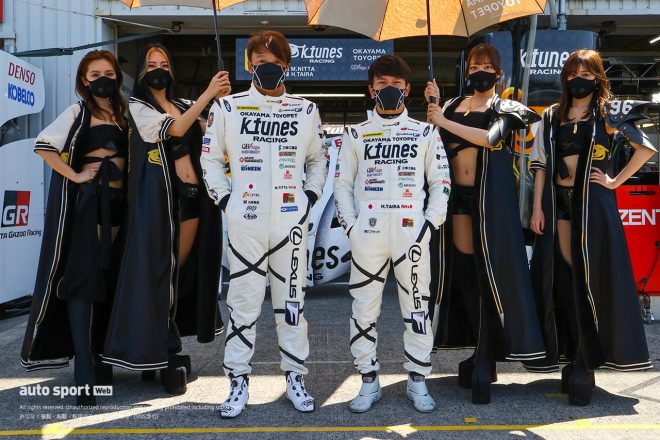 10Cピット 96　K-tunes Racing 新田守男／平良響 レーシングスーツ：グループエム