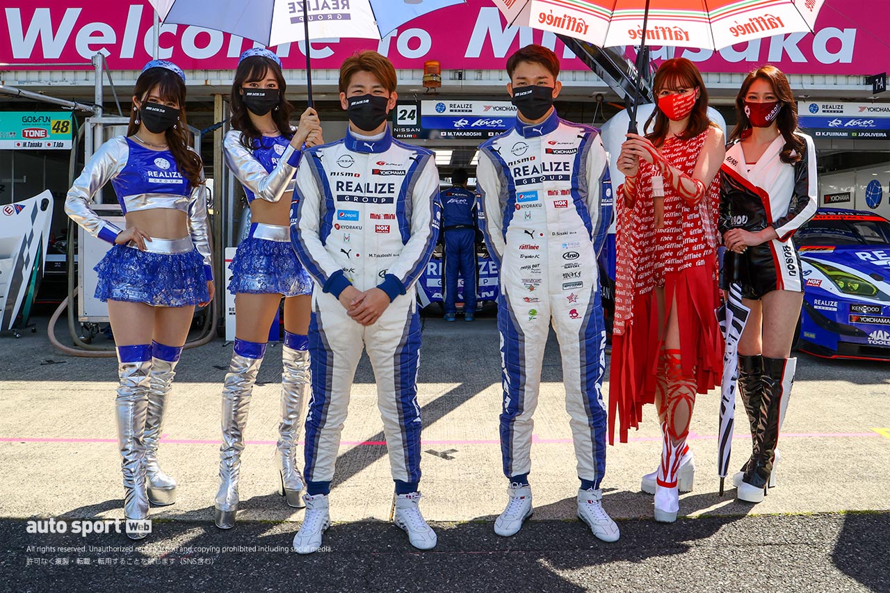 7Bピット 24　KONDO RACING 高星明誠／佐々木大樹 レーシングスーツ：プーマ