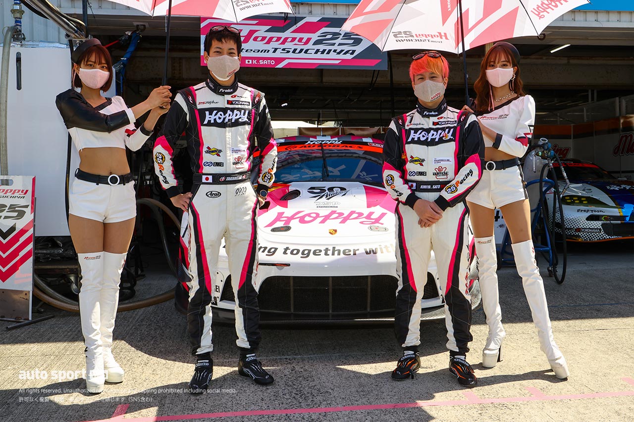3Cピット 25　HOPPY team TSUCHIYA 松井孝允／佐藤公哉 レーシングスーツ：グループエム