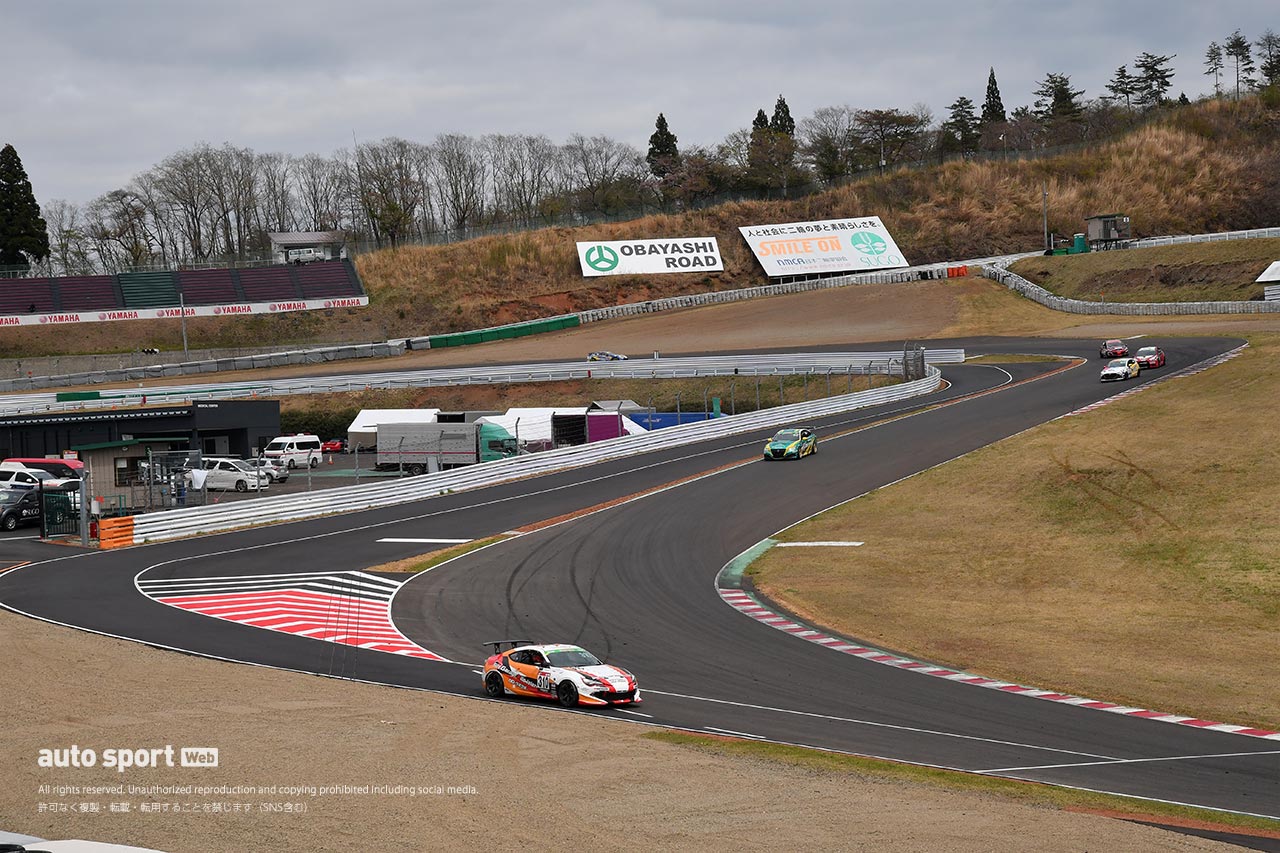 3コーナーに設けられたピットロード出口