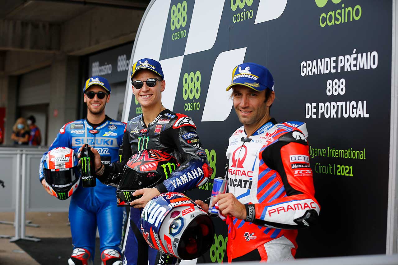 2021年MotoGP第3戦ポルトガルGP予選　ポールポジション：ファビオ・クアルタラロ、2番手：アレックス・リンス、3番手：ヨハン・ザルコ