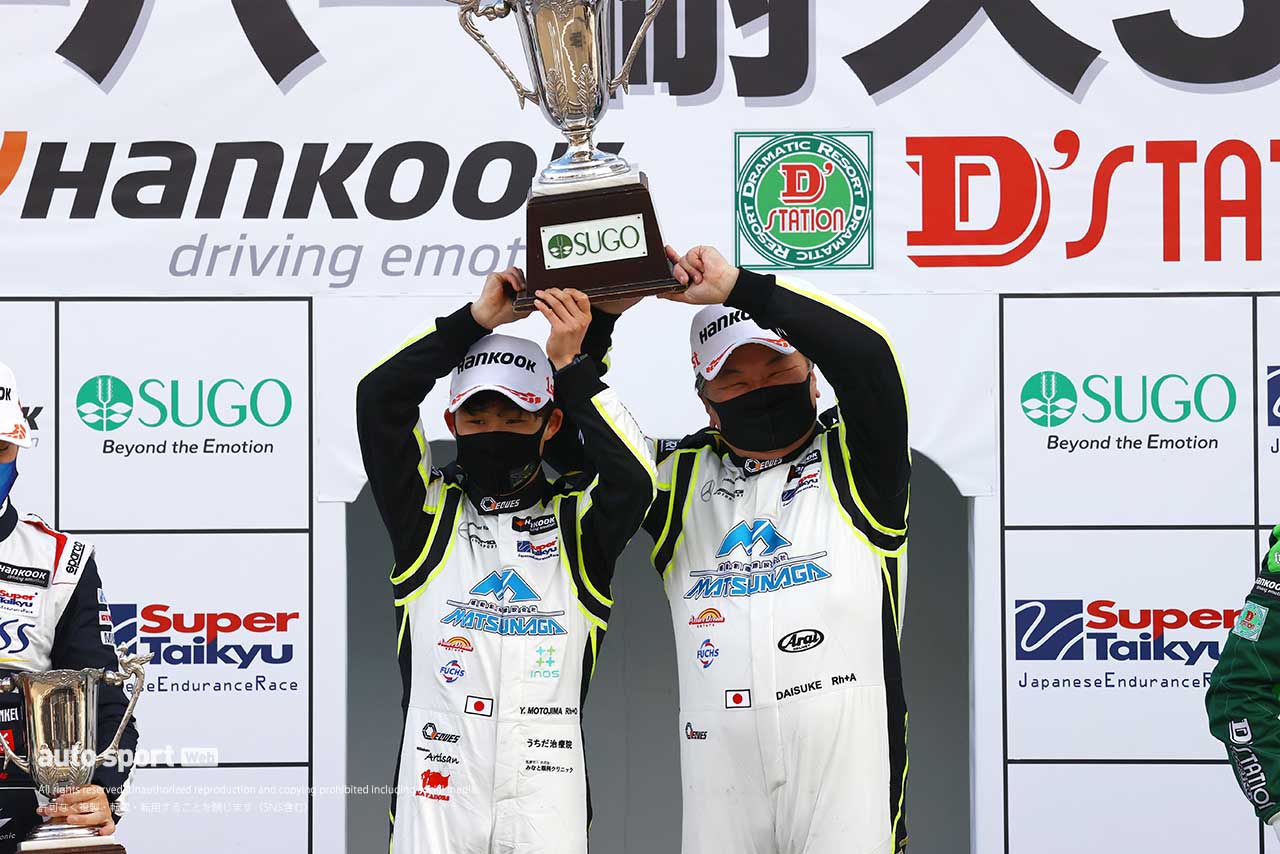 ST-Zクラスを制したTKRI 松永建設 AMG GT4（AISUKE／元嶋佑弥）