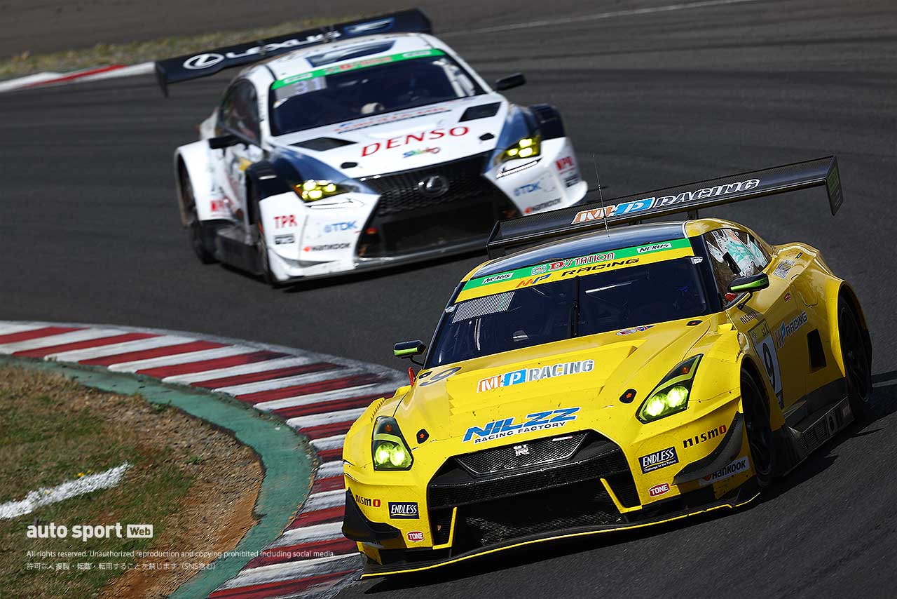 9号車 MP Racing GT-Rと31号車 LEXUS RCF GT3