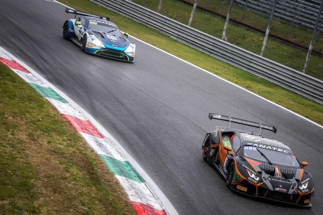 濱口弘がドライブする19号車ランボルギーニ・ウラカンGT3エボ（オレンジ1・FFFレーシング・チーム）