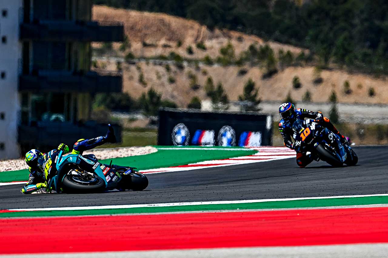 2021年MotoGP第3戦ポルトガルGP決勝　バレンティーノ・ロッシ（ペトロナス・ヤマハSRT）は転倒リタイア