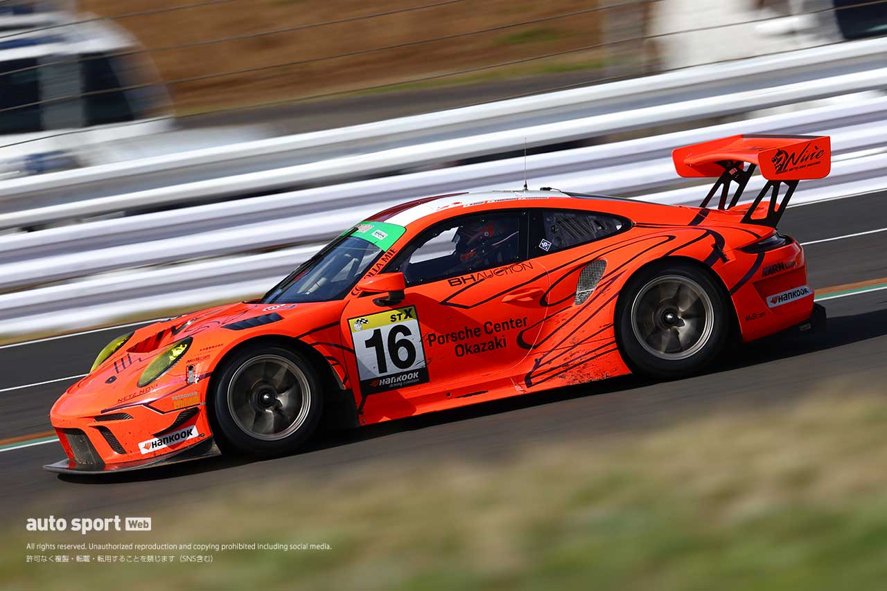 リヤエンジンというのはなかなか動きが特殊と感触を語った中山雄一（PC Okazaki 911 GT3R）