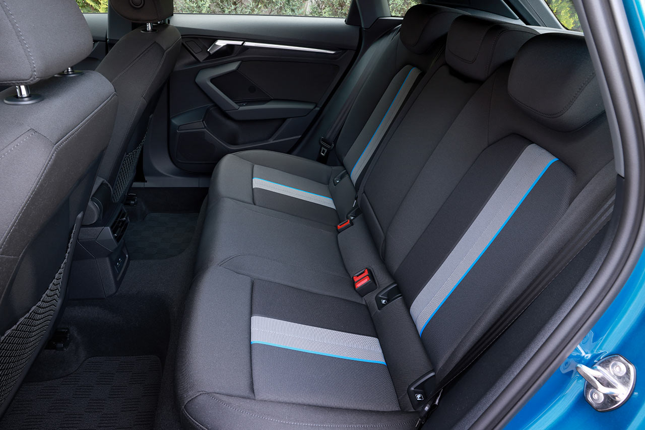 新型A3スポーツバックのリヤシート
