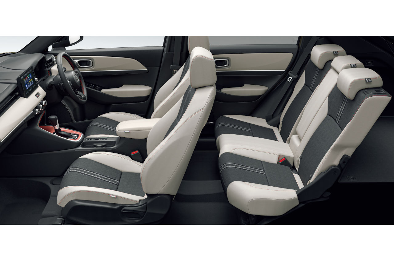 ホンダ・ヴェゼルe：HEV PLaY インテリア