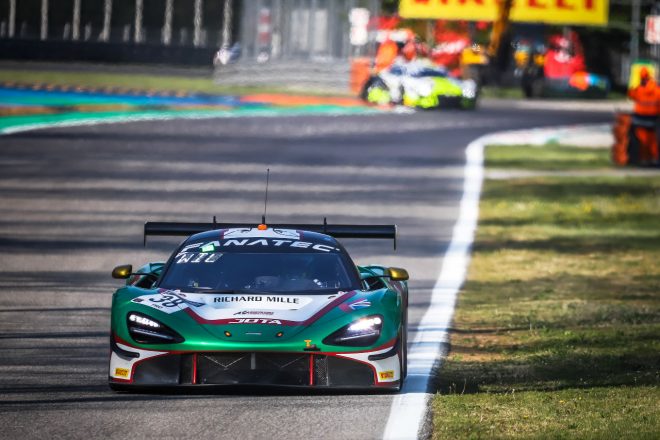 ベン・バーニコート、ロブ・ベル、オリバー・ウィルキンソンという布陣でGTワールドチャレンジ・ヨーロッパのプロクラスに参戦しているJOTAの38号車マクラーレン720S GT3