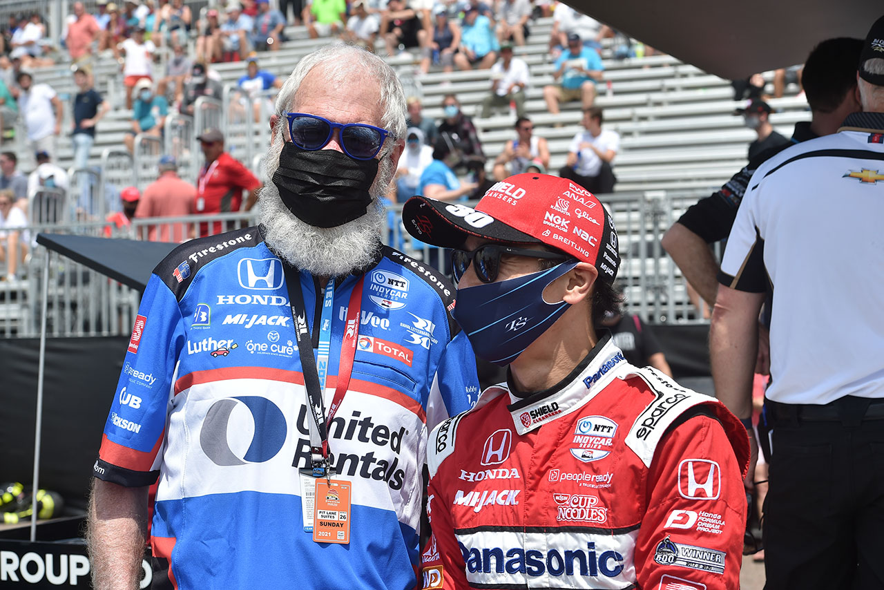 佐藤琢磨と共同オーナーのデイビッド・レターマン