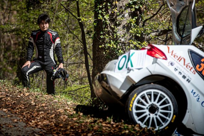 シェイクダウンでスピンを喫した新井大輝（フォード・フィエスタ・ラリー2）