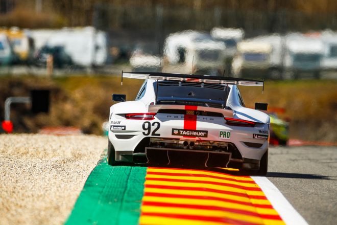 サイド出しから後方排気に改められたポルシェ911 RSR-19