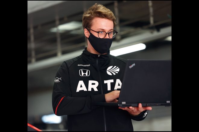 8号車 ARTA NSX-GT／ライアン・ディングル