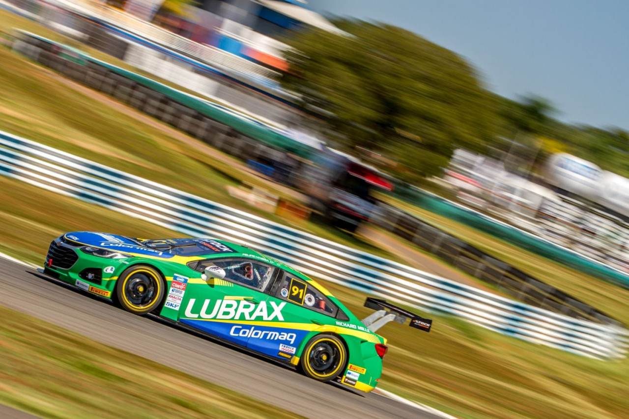 シボレー陣営のlubrax Podium Stock Car Team ルブラックス ポディウム ストックカー チーム から初のフル参戦を決めたフェリペ マッサは 両ヒートとも思わぬ展開に Scb開幕戦は王者シボレーが躍動 セラとマウリシオが初戦を制すも マッサは失格処分にの画像