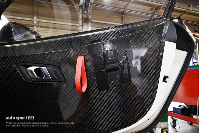 トヨタGRスープラGT4はドアにカーボン製インナーパネルを装着