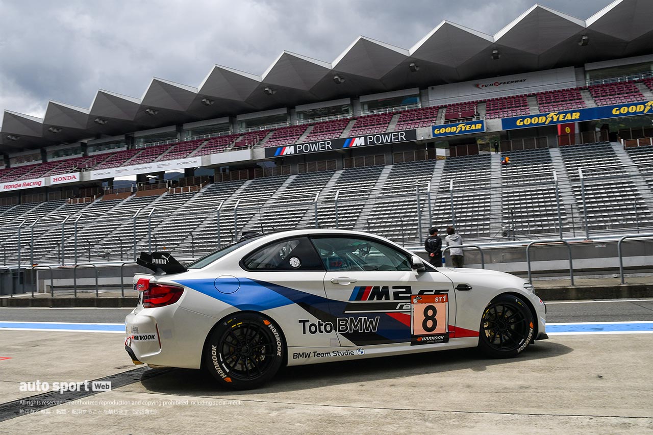 スーパー耐久公式テストに登場したBMW Team StudieのBMW M2 CSレーシング
