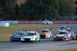 ポールシッターを務めるはずだったWRCウイナーのヘイデン・パッドンが不在のなか、TCRニュージーランド初戦がスタートに