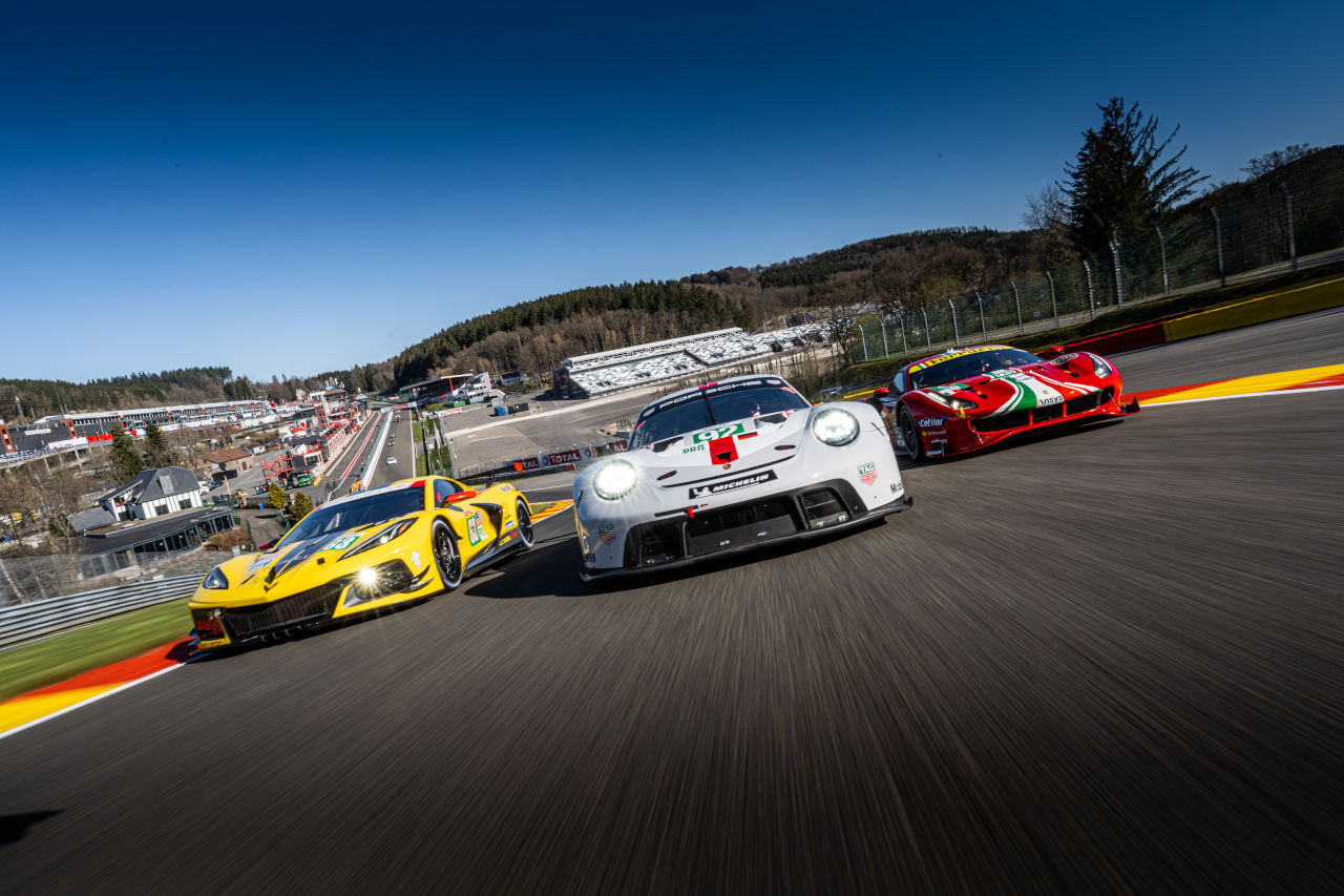 左からシボレー・コルベットC8.R、ポルシェ911 RSR-19、フェラーリ488 GTE Evo