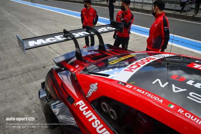 MOTUL AUTECH GT-Rのリヤウイングにはマクドナルドのロゴがつく。