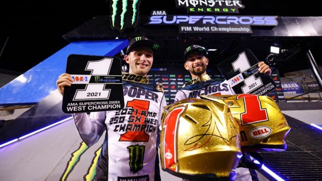 2021AMAスーパークロス250SXで王者となったジャスティイン・クーパーとコルト・ニコルズ