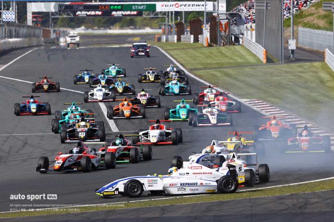 2021年FIA-F4 第2戦富士 決勝スタートの様子