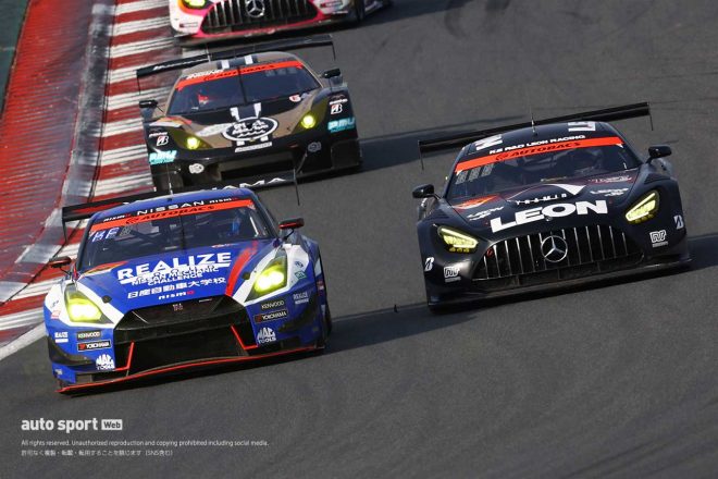 LEON PYRAMID AMGとリアライズ日産自動車大学校 GT-R