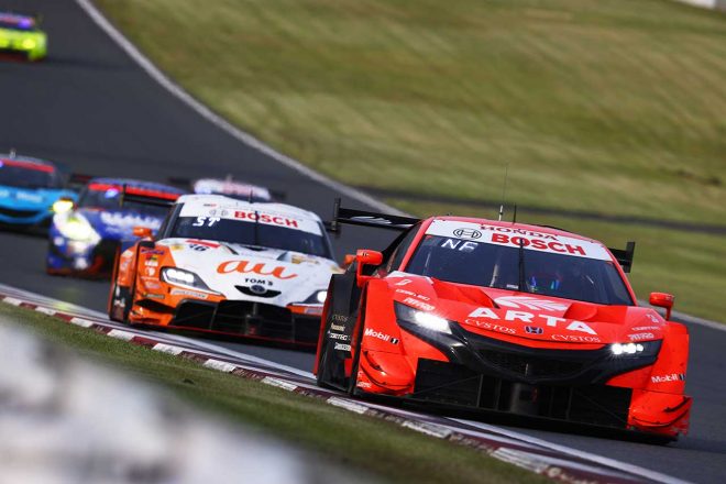 最後のピットストップで39.5秒という驚異的作業速度を見せたARTA NSX-GT