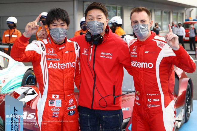 第2戦富士を制した Astemo NSX-GTの塚越広大/金石勝智監督/ベルトラン・バゲット