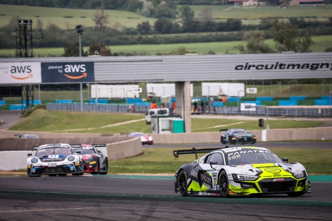 富田竜一郎がドライブする31号車アウディR8 LMS(チームWRT)