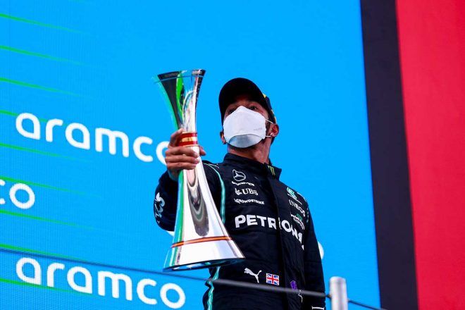 2021年F1第4戦スペインGP　優勝を飾ったルイス・ハミルトン（メルセデス）