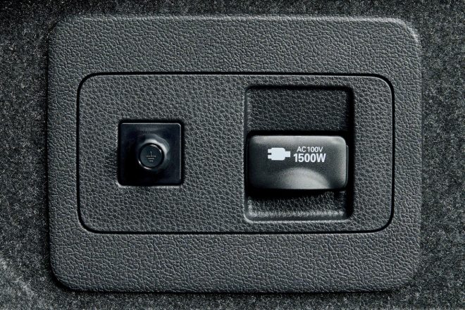 JPN TAXIのアクセサリーコンセント（ラゲージルーム／AC100V・1500W）
