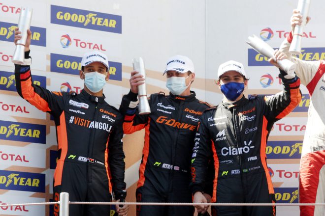 2021年ELMS開幕戦バルセロナでLMP2プロ／アマクラス2位となった（左から）ルイ・アンドラーデ、ジョン・ファルブ、ピエトロ・フィッティパルディ組