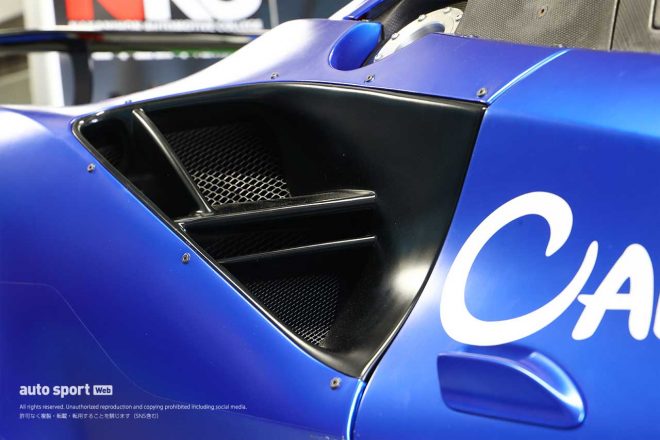 リヤウイング近くに設けられた巨大なアウトレット・ベント