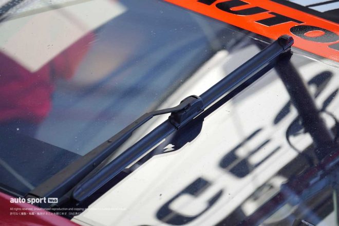GAINER TANAX GT-RのワイパーはBOSCH。