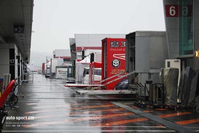 占有走行1終了後、12時半ごろより雨が富士スピードウェイに落ち始め、夜間走行の際には完全なウエットコンディションとなった
