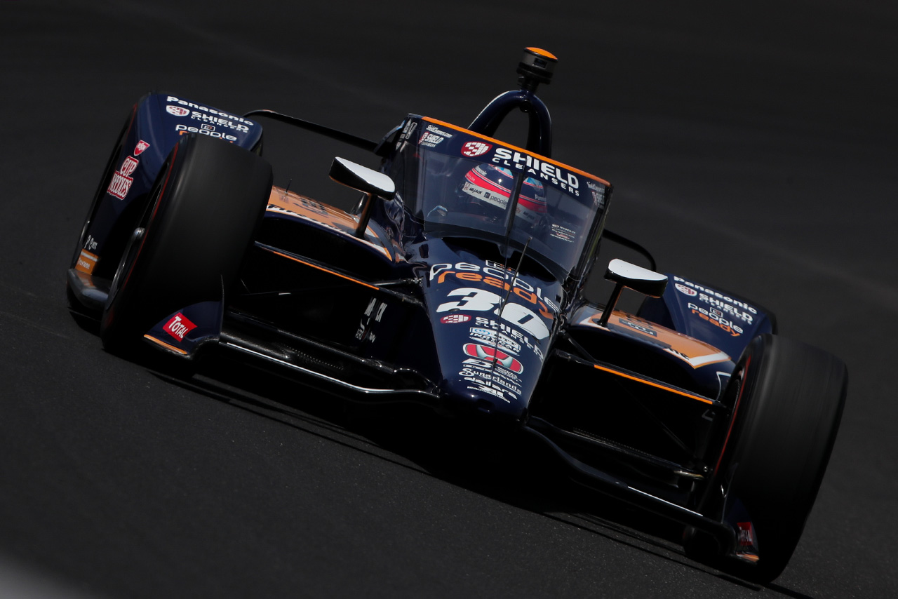 順調に走行を重ねる佐藤琢磨（レイホール・レターマン・ラニガン・レーシング）