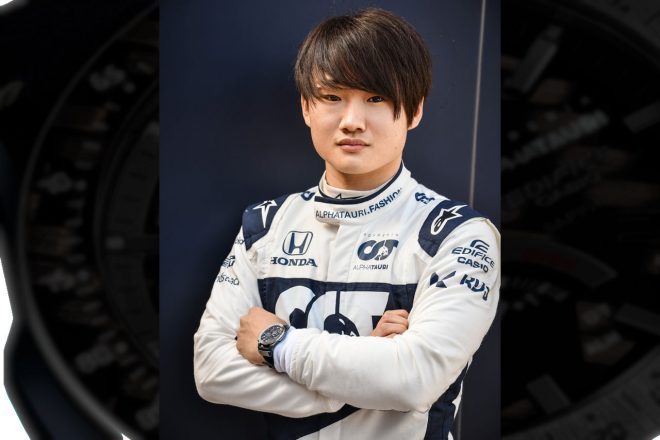 『EQB-1000AT-1AJR』を装着する角田裕毅（アルファタウリ・ホンダ）