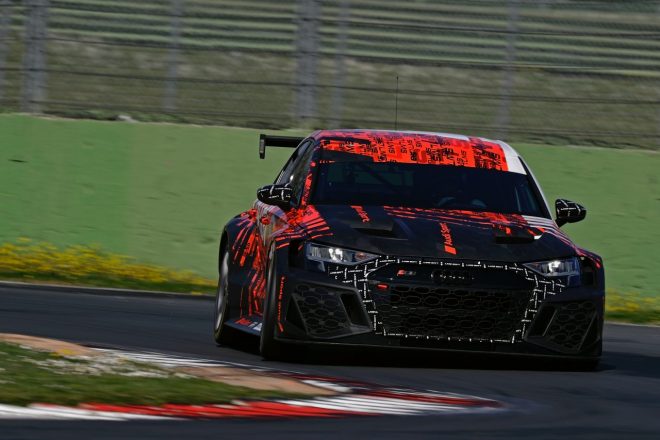 2代目アウディRS3 LMSは、WTCRの実戦で先行開発としてマイレージを稼いだのち、21年下半期にもデリバリーが開始される