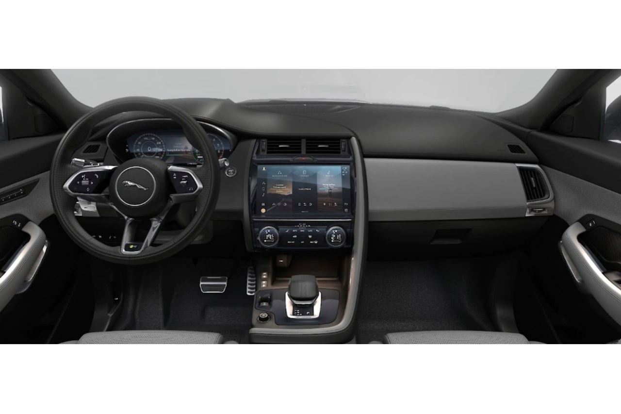 エンジンとモーターを合わせたシステム最高出力は227kW／309PS、最大トルクで540Nmを発生し、0-100km／h加速は6.5秒、最高速度は216km／hという高いパフォーマンスを有している