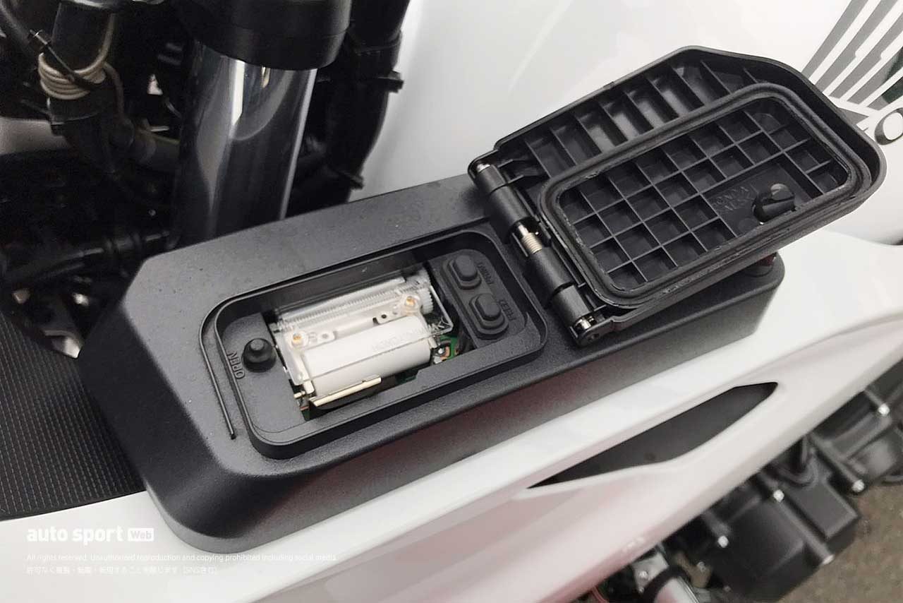 ブログ 全日本ロード第3戦sugo 新型ホンダcb1300白バイ仕様の細部を覗く ヘンタイ カメラマン現地情報の画像 写真 2 Autosport Web