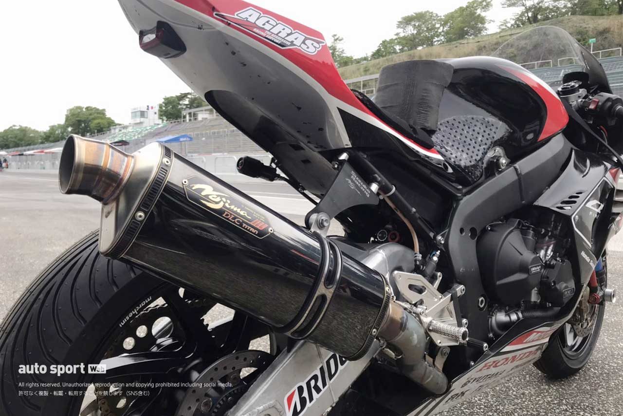 ブログ 全日本ロード第3戦sugo 新型ホンダcb1300白バイ仕様の細部を覗く ヘンタイ カメラマン現地情報の画像 写真 17 Autosport Web