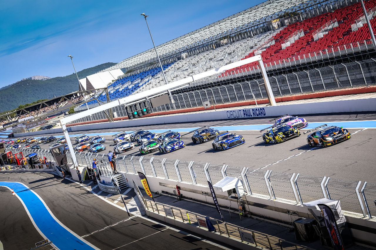 2021年GTワールドチャレンジ・ヨーロッパ第3戦ポール・リカールのスタートシーン