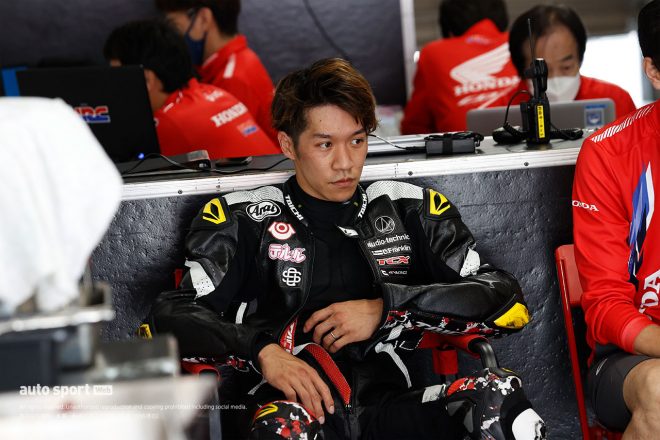 Team HRCのピットにいる長島哲太／2021鈴鹿8耐 4メーカー合同テスト・タイヤメーカーテスト